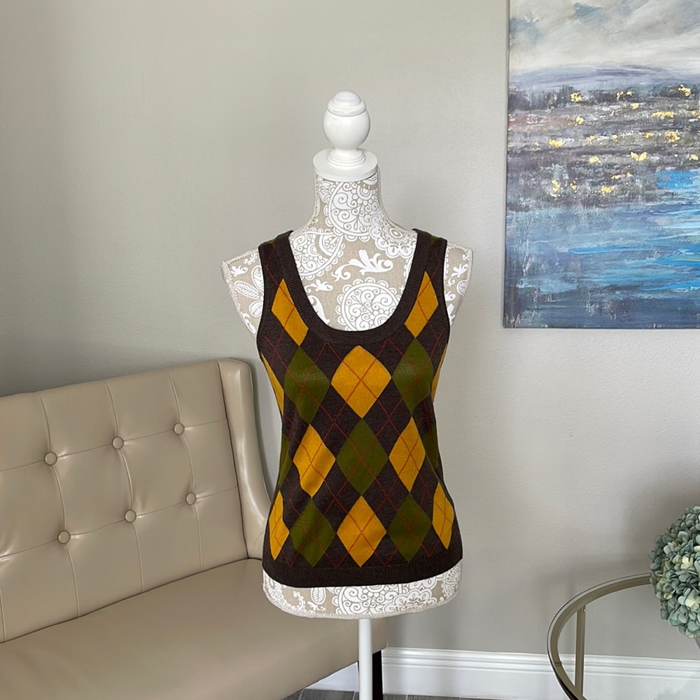 New York & Company Sweater, Sleeveless. Size Small